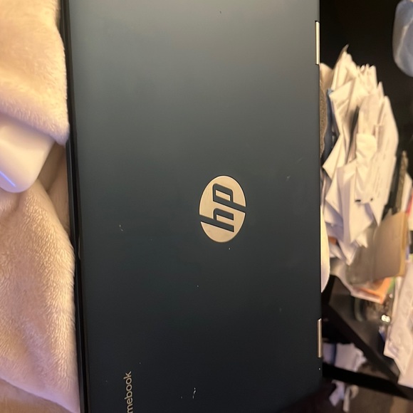 Hp Chromebook x360 barely used in good condition comes with charger.